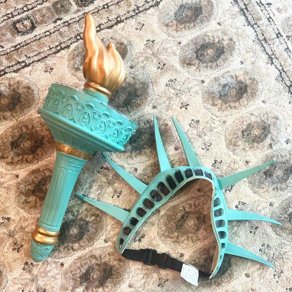 Statue of Liberty accessories